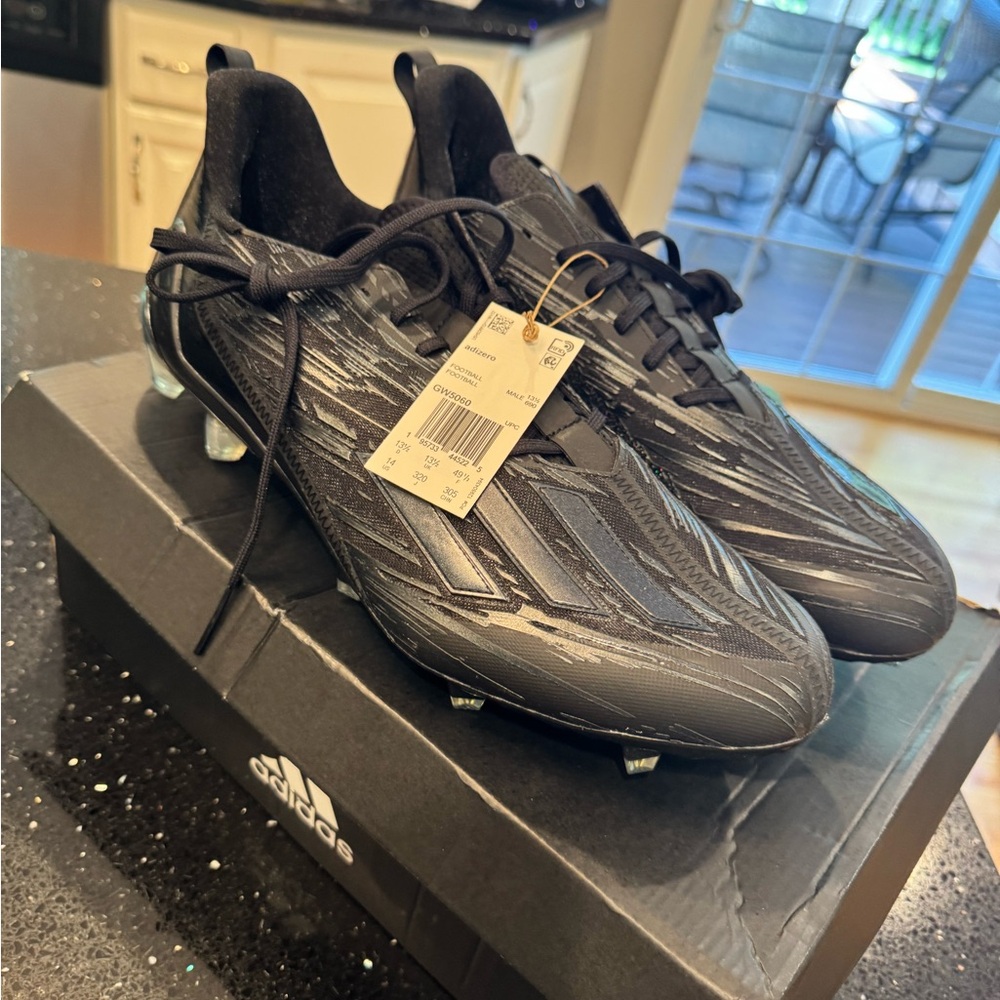 NWT adidas Men's Black football  Cleats
New with tags